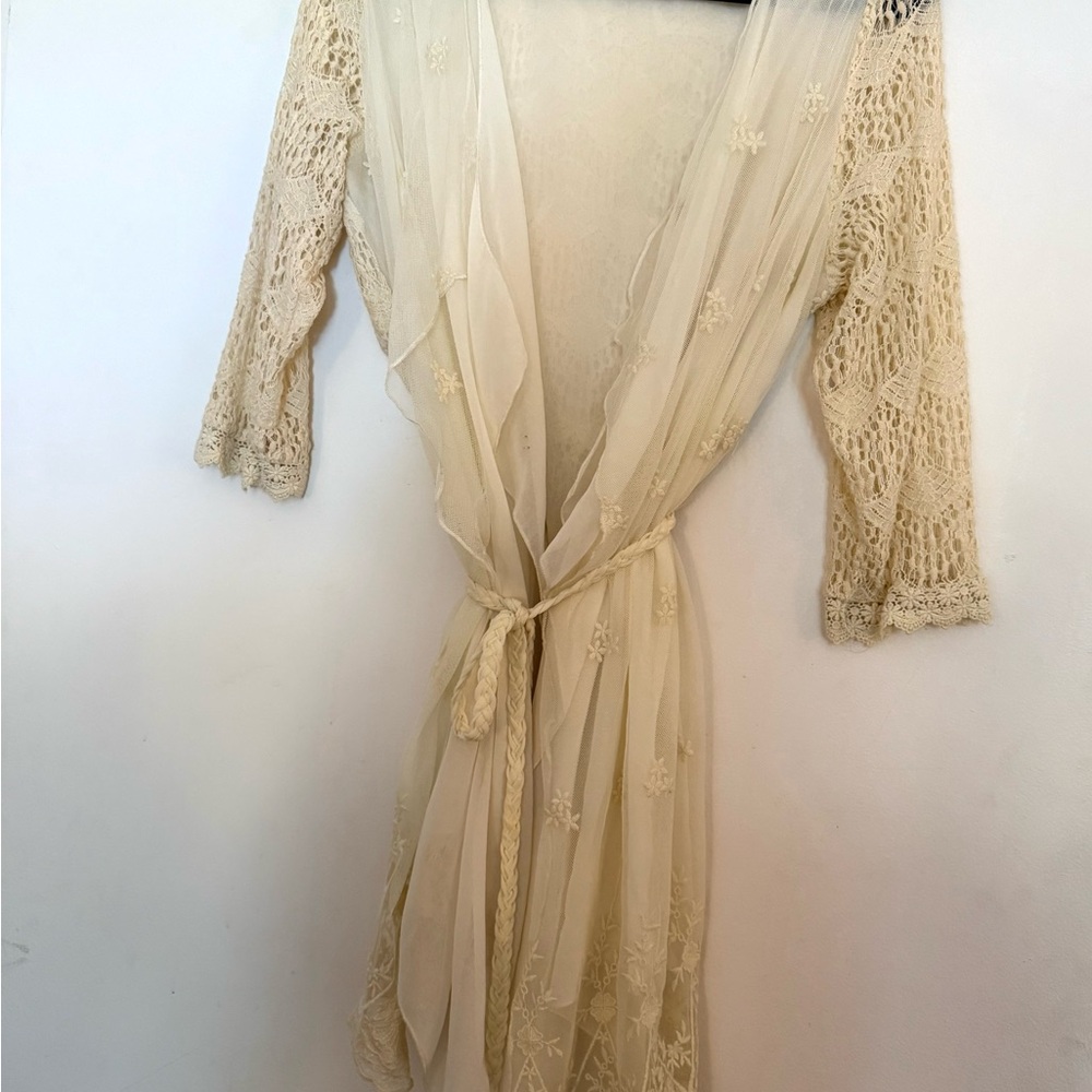 Blu Pepper Cream Lace Robe